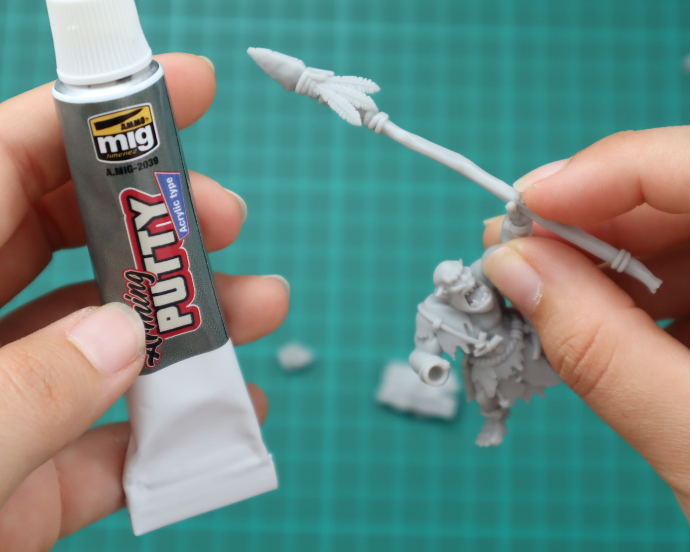 Material-para-preparar-miniaturas-antes-de-pintar-enmasillado---craftyminis